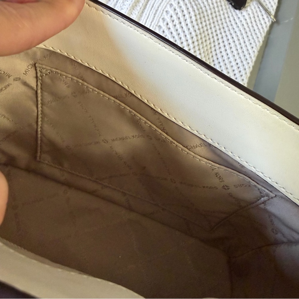 Michael Kors - Manhattan White & Neon Purse‎ - Picture 15 of 16